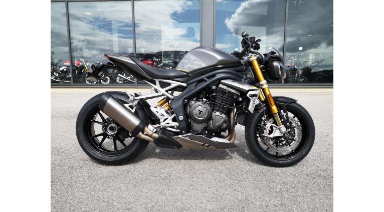 TRIUMPH SPEED TRIPLE 1200 RS