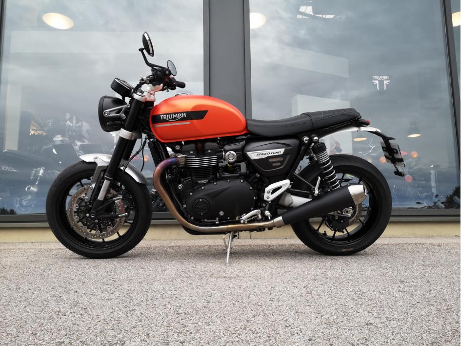 TRIUMPH SPEED TWIN 1200