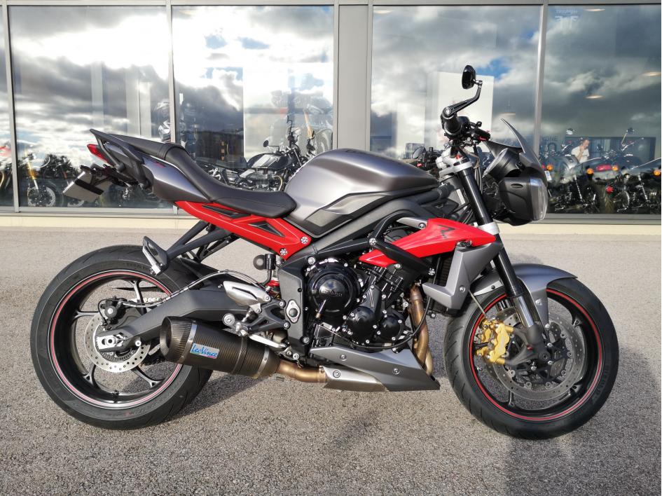 TRIUMPH STREET TRIPLE 675 R