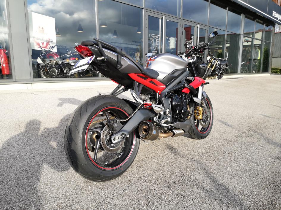 TRIUMPH STREET TRIPLE 675 R