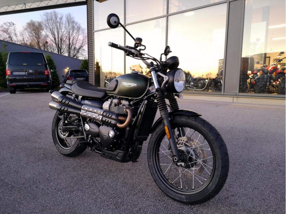 TRIUMPH STREET SCRAMBLER  900