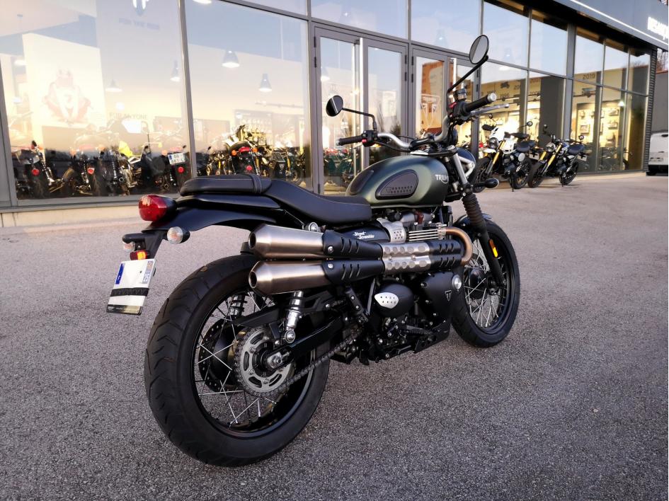 TRIUMPH STREET SCRAMBLER  900