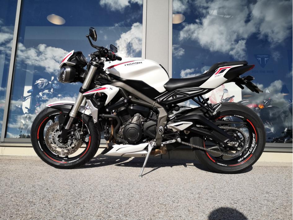 TRIUMPH STREET TRIPLE 660 S A2