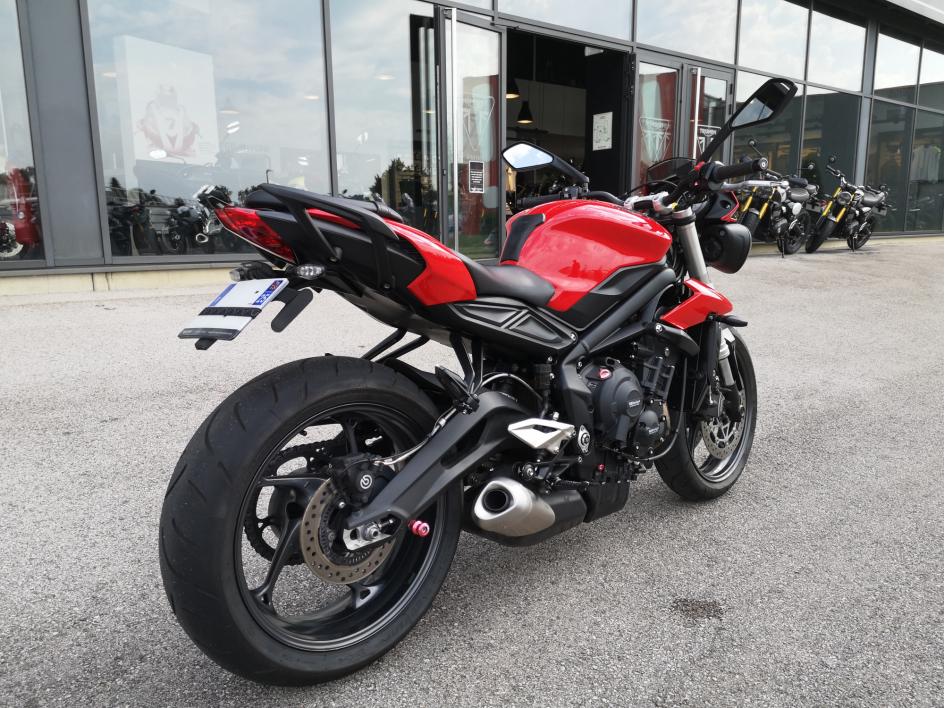 TRIUMPH STREET TRIPLE 660 S A2