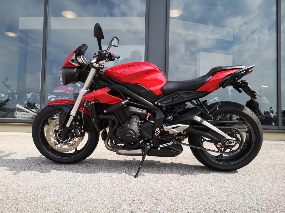 TRIUMPH STREET TRIPLE 660 S A2