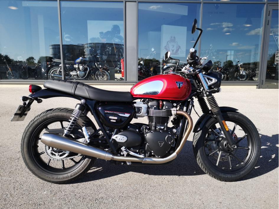 TRIUMPH SPEED TWIN 900