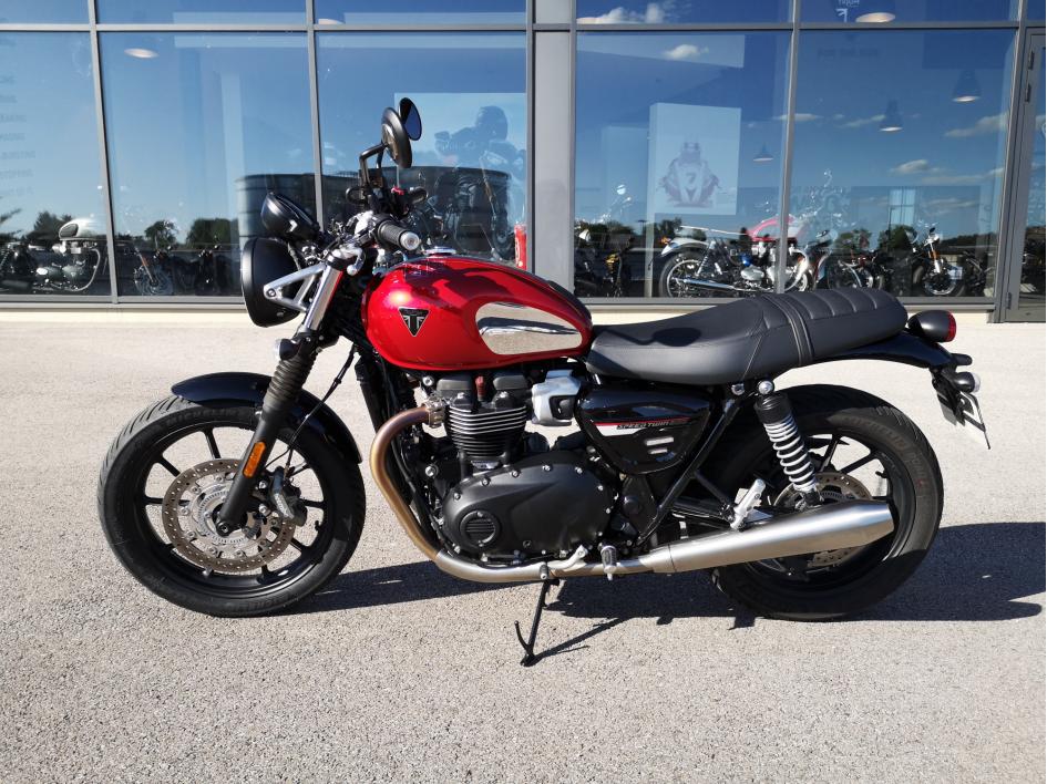 TRIUMPH SPEED TWIN 900