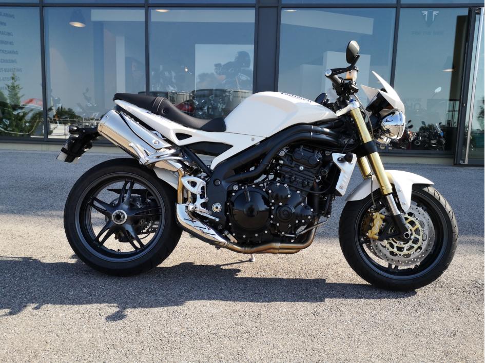 TRIUMPH SPEED TRIPLE 1050