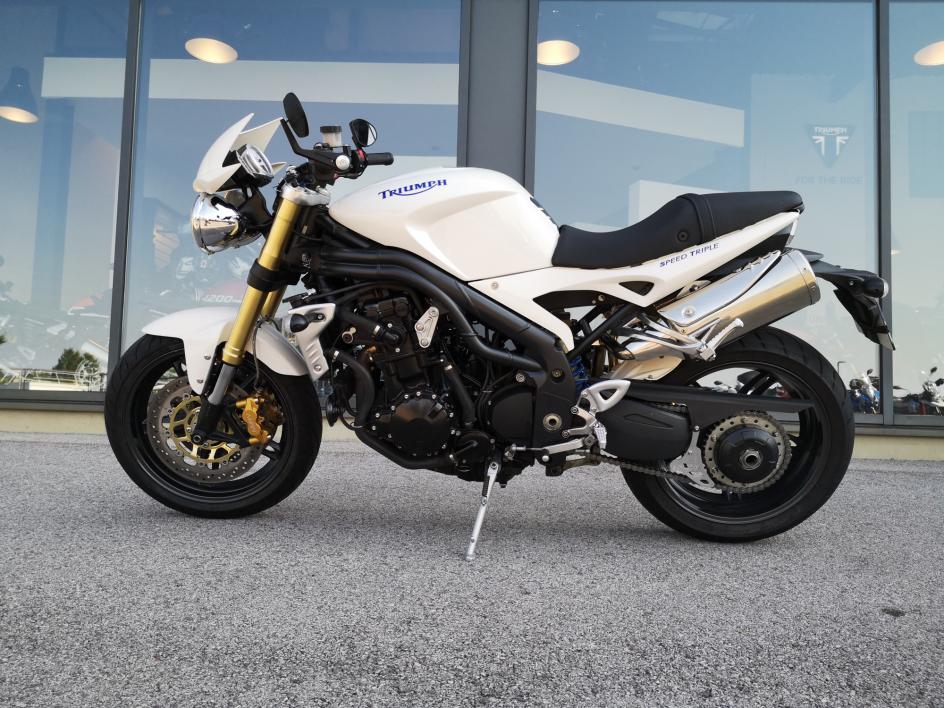 TRIUMPH SPEED TRIPLE 1050