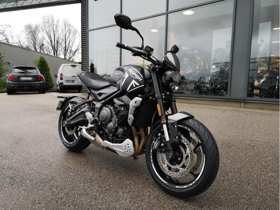 TRIUMPH TRIDENT 660