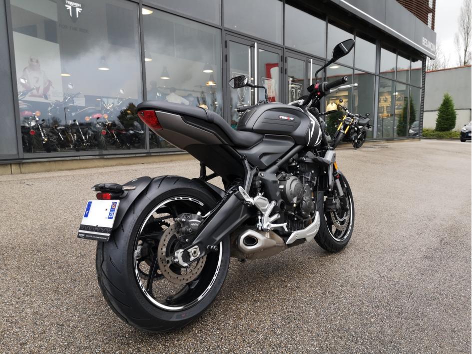 TRIUMPH TRIDENT 660