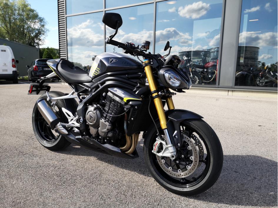 TRIUMPH SPEED TRIPLE 1200 RS