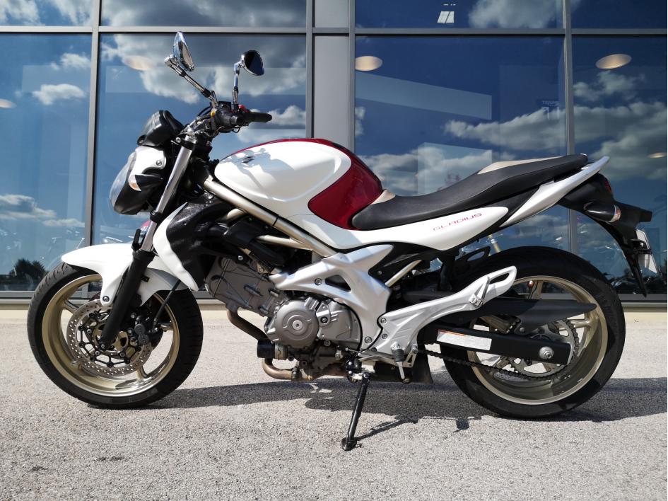 SUZUKI GLADIUS 650