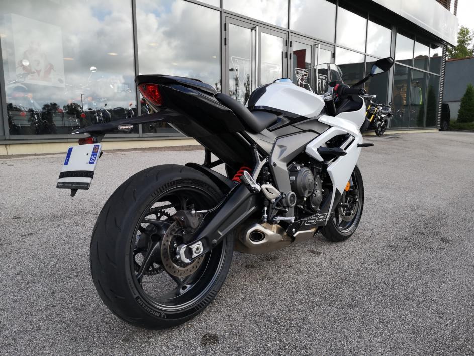 TRIUMPH DAYTONA 660