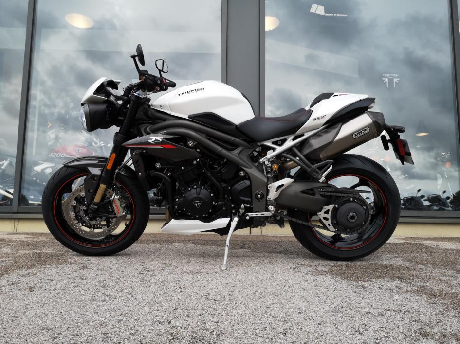 TRIUMPH SPEED TRIPLE 1050 RS