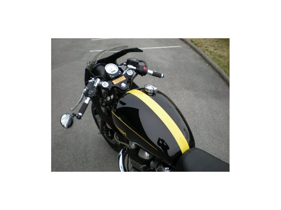 Thruxton 1
