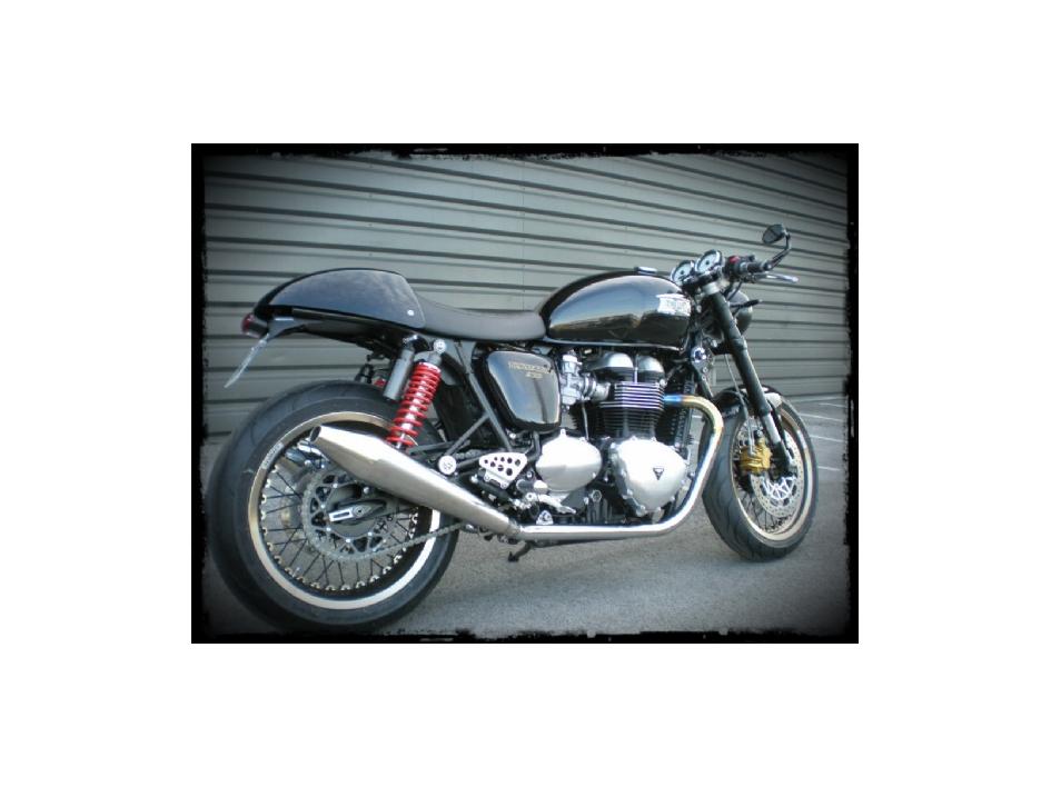 THRUXTON 2