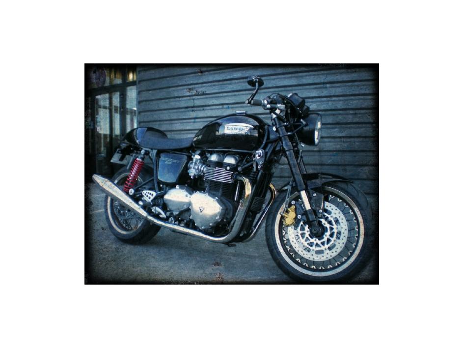 THRUXTON 2